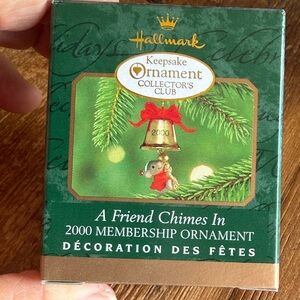 Miniature Hallmark Keepsake Ornament - Gold and Green Bell Design, dated 2000
